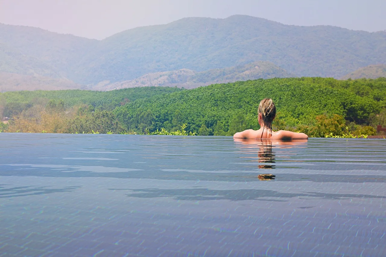 Tipps für den perfekten Start in die Poolsaison: So wintern Sie Ihren Pool richtig aus!